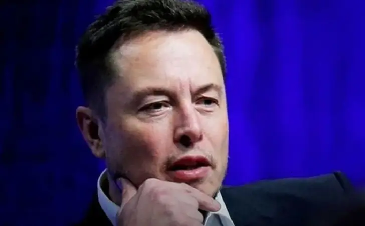 Elon Musk shuts down rumors about SpaceX stock price and sale.